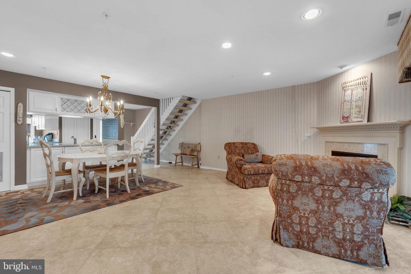 51 Queen Caroline Court photo 14