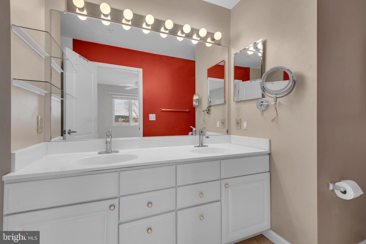 51 Queen Caroline Court photo 31