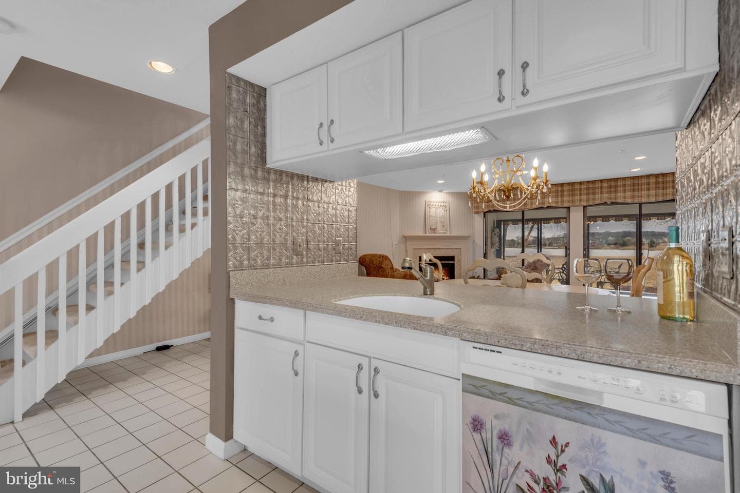 51 Queen Caroline Court photo 5