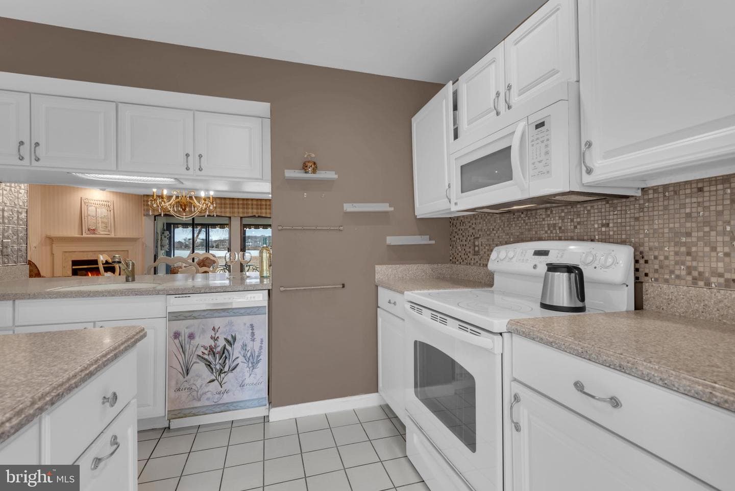51 Queen Caroline Court photo 8