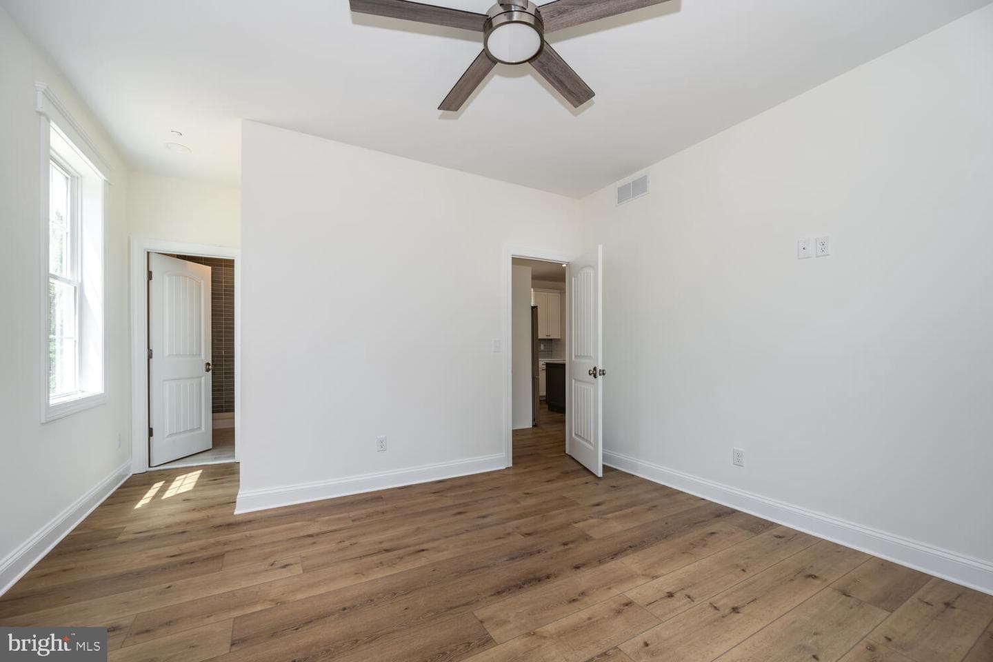 122 3rd Street photo 12