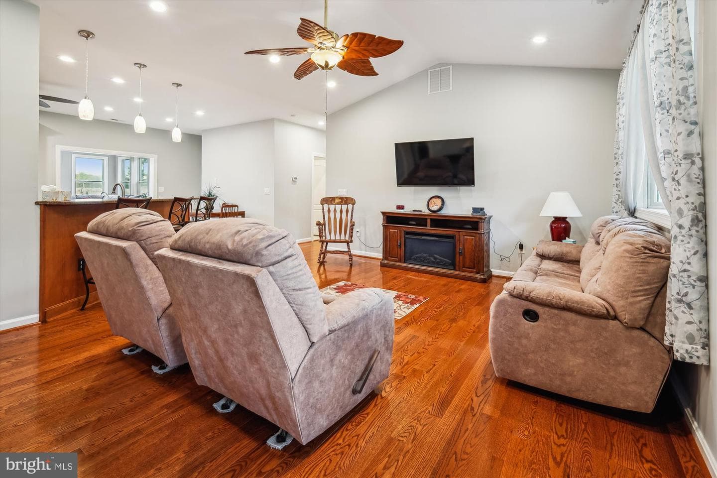 1212 Rabbit Hill Road photo 5
