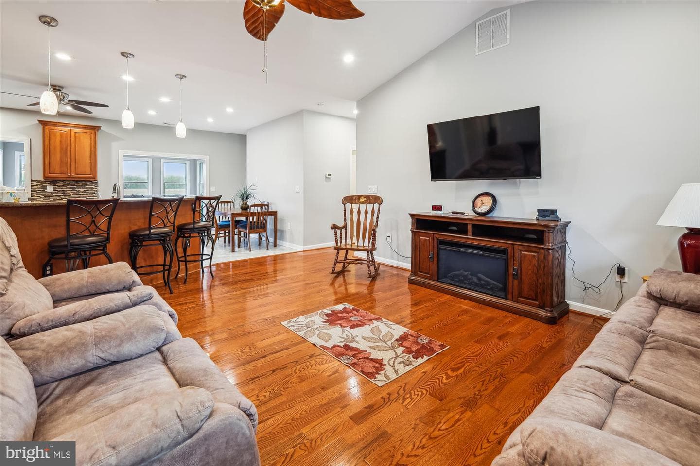 1212 Rabbit Hill Road photo 6