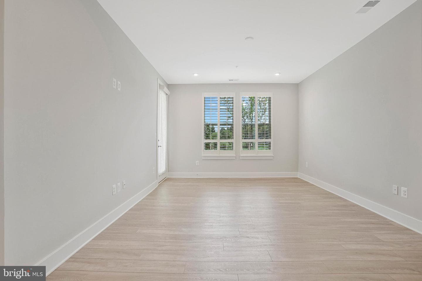 170 Harrier Way #11 photo 32