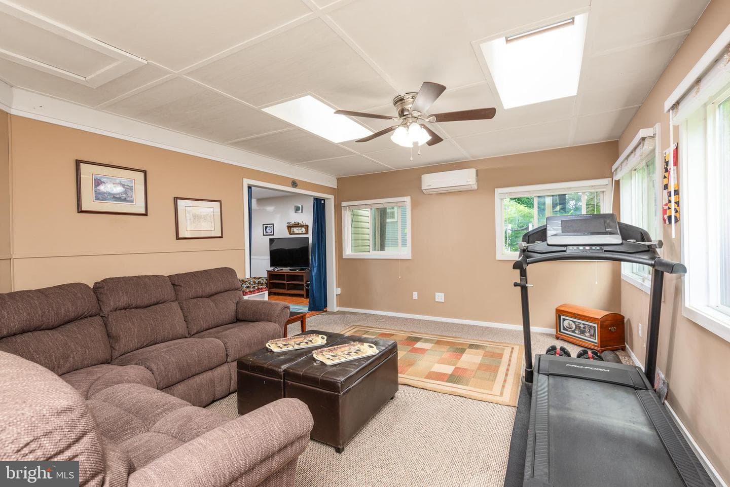 335 Larch Place photo 18