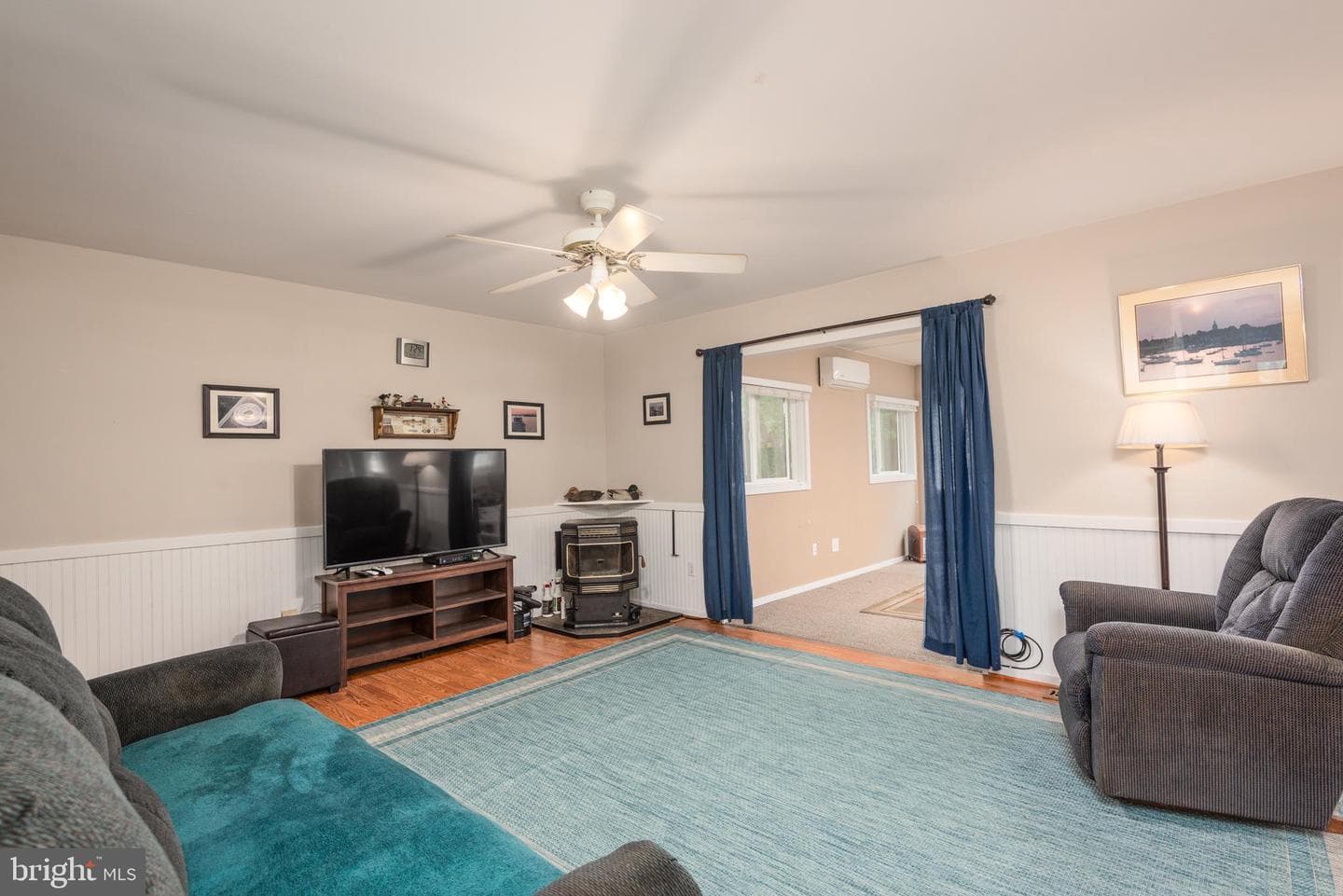 335 Larch Place photo 21