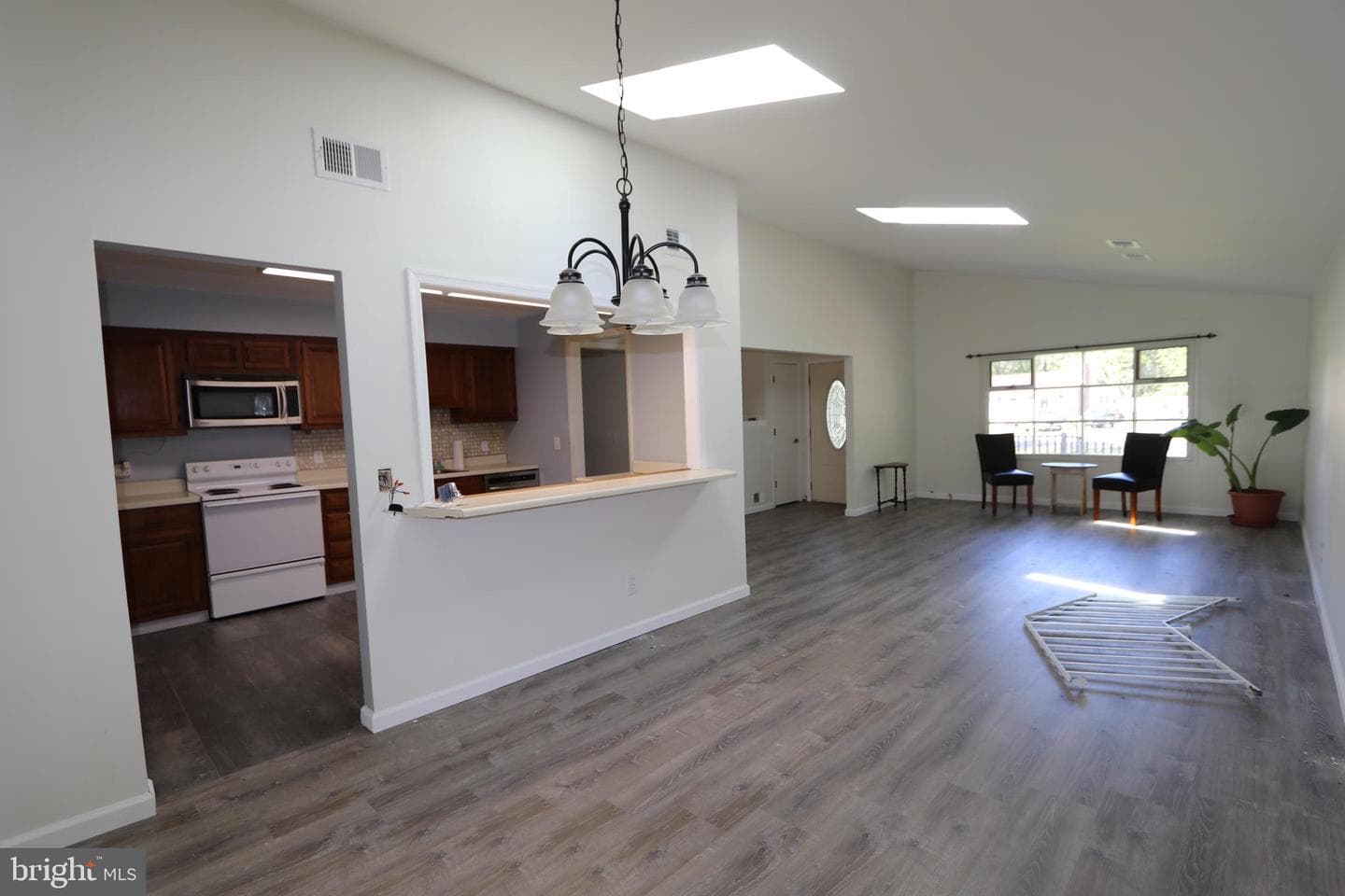 143 Pennick Drive photo 3