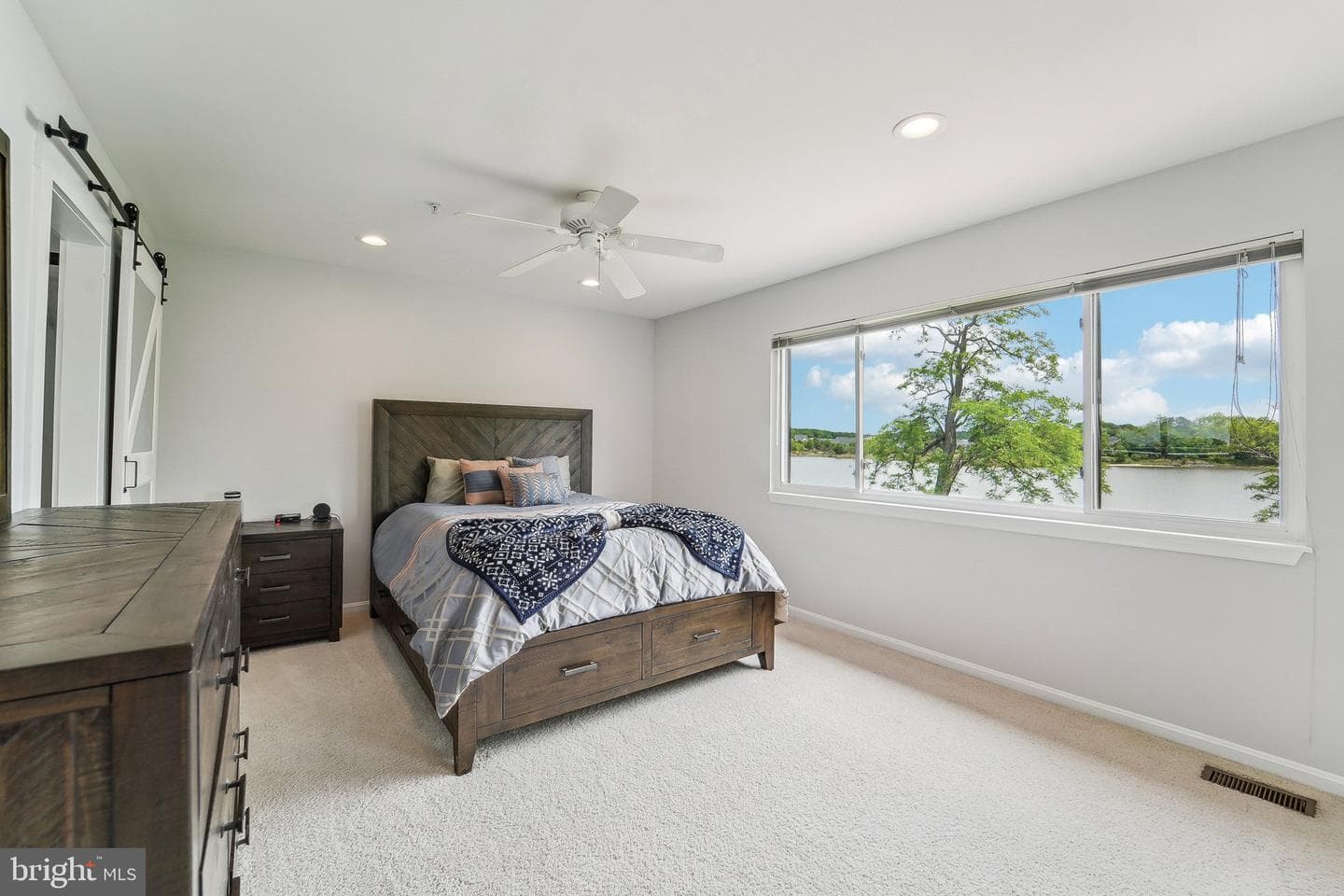 49 Queen Guinevere Way photo 22