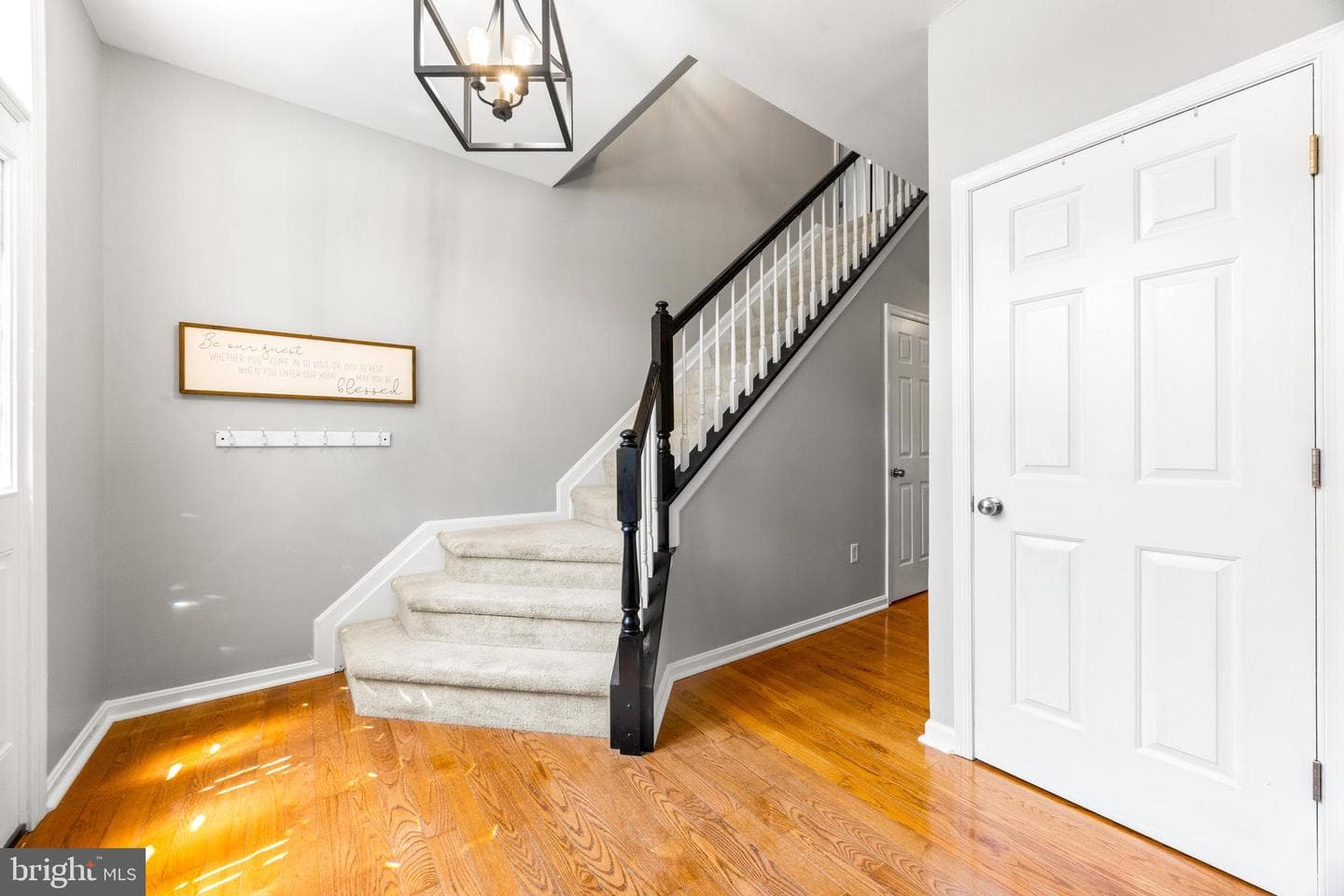 412 Hanna Court photo 6