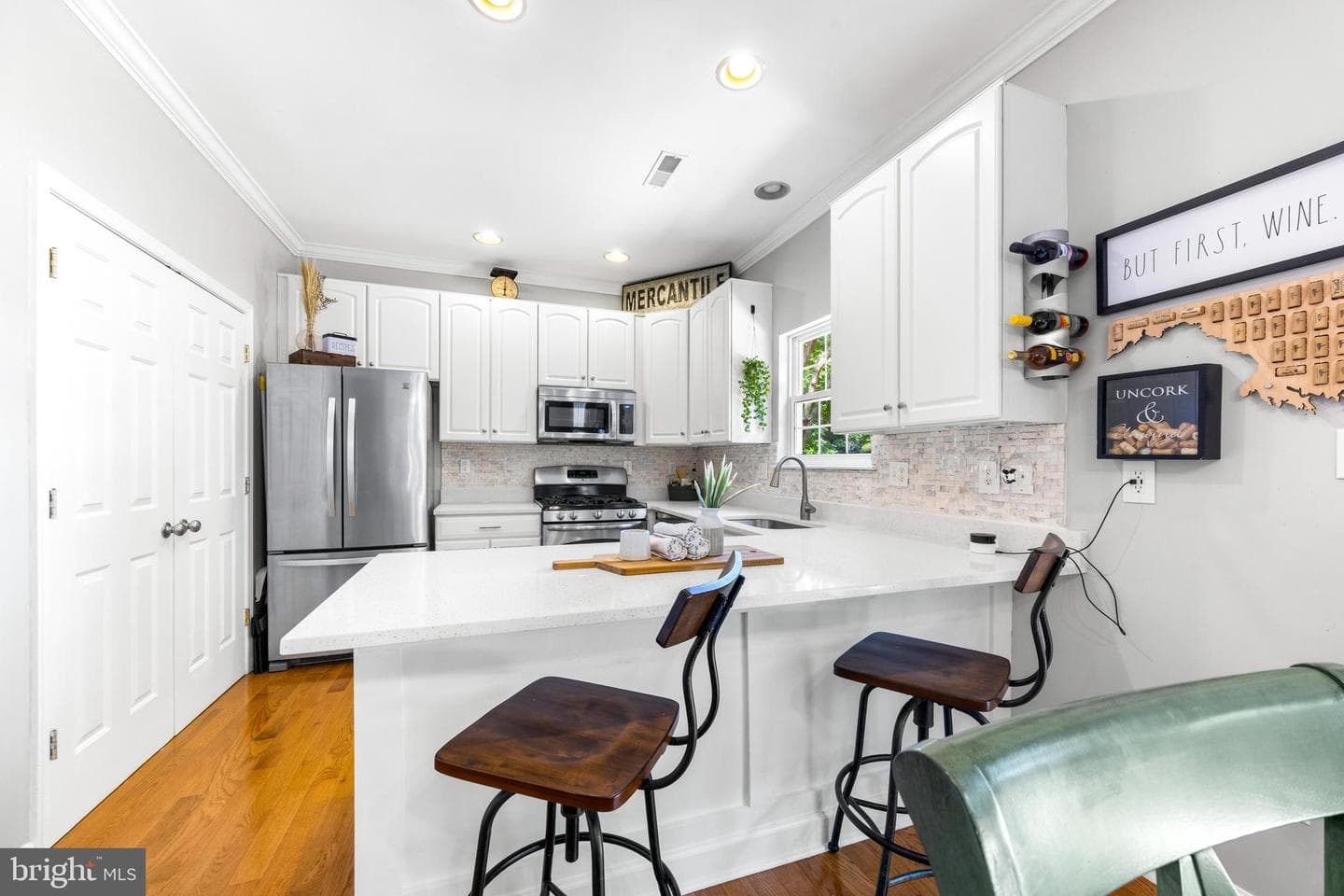 412 Hanna Court photo 7