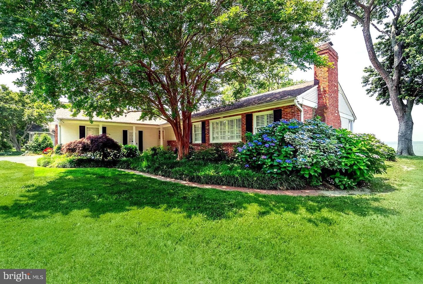 204 Queen Anne Club Drive photo 9