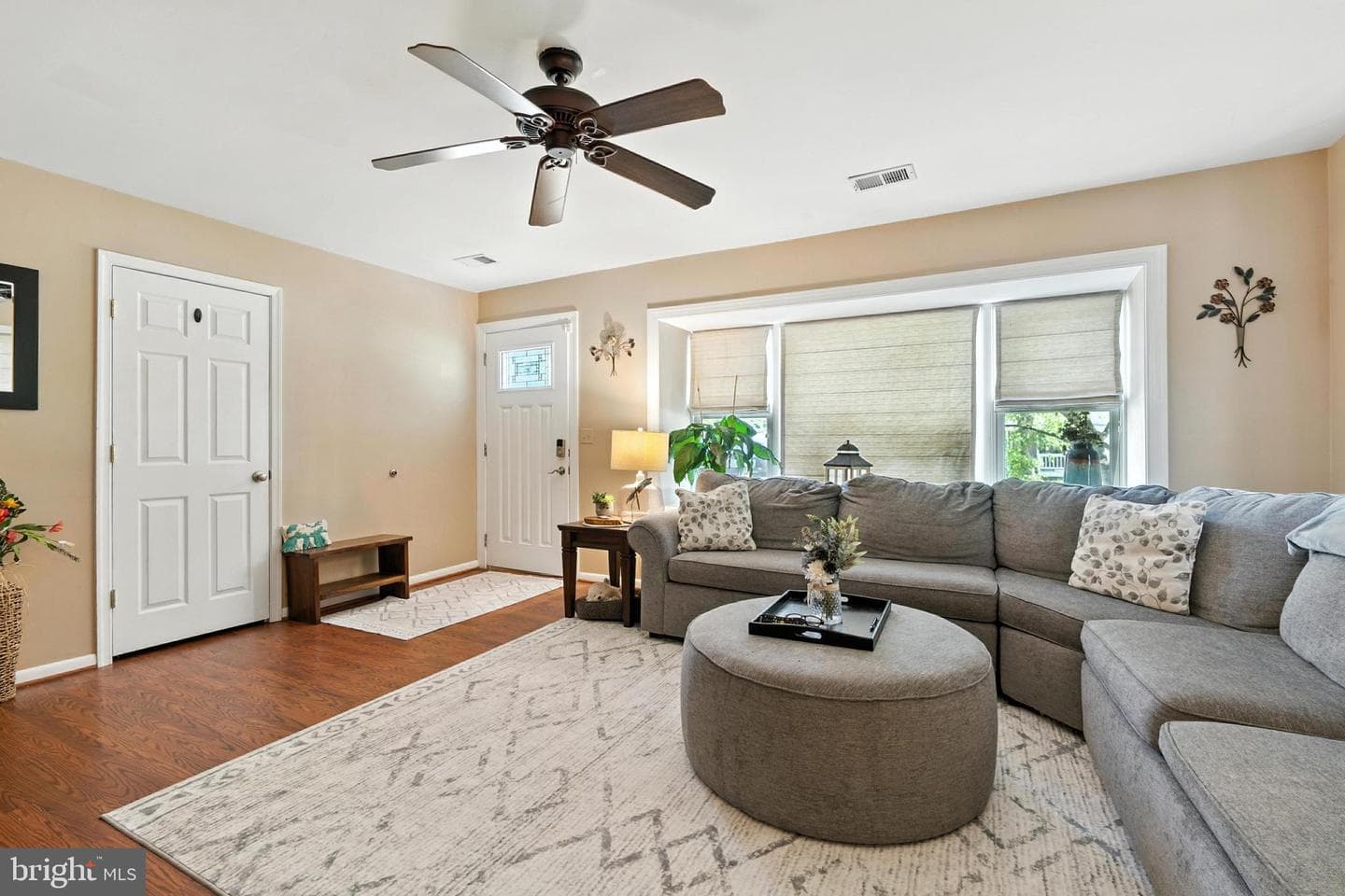 104 Thompson Avenue photo 10