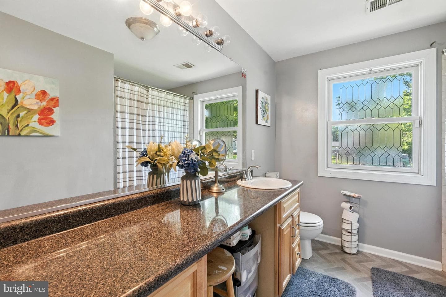 104 Thompson Avenue photo 15