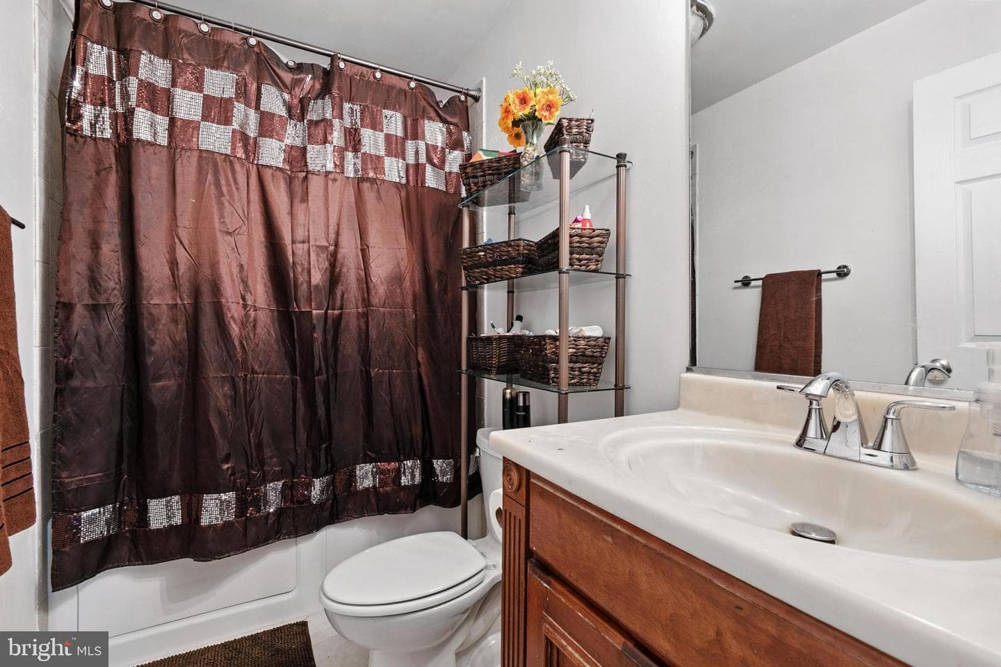 104 Thompson Avenue photo 21