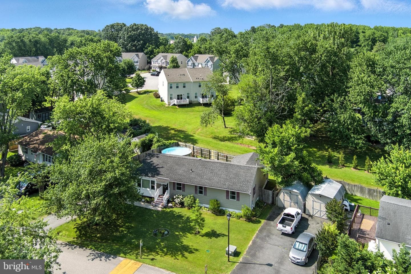 104 Thompson Avenue photo 4
