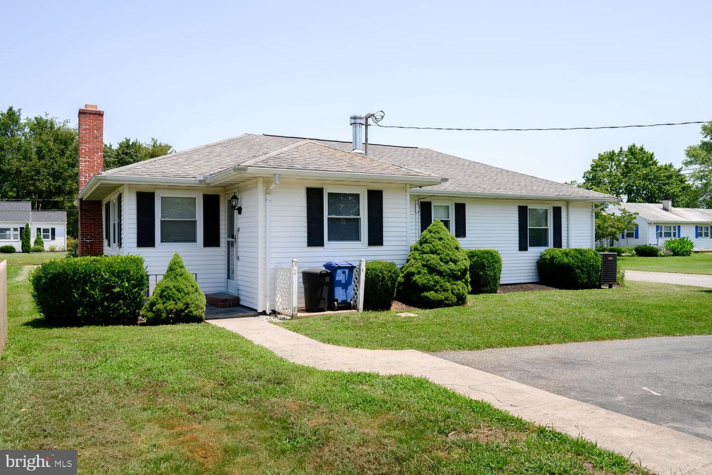 332 Holly Street photo 29