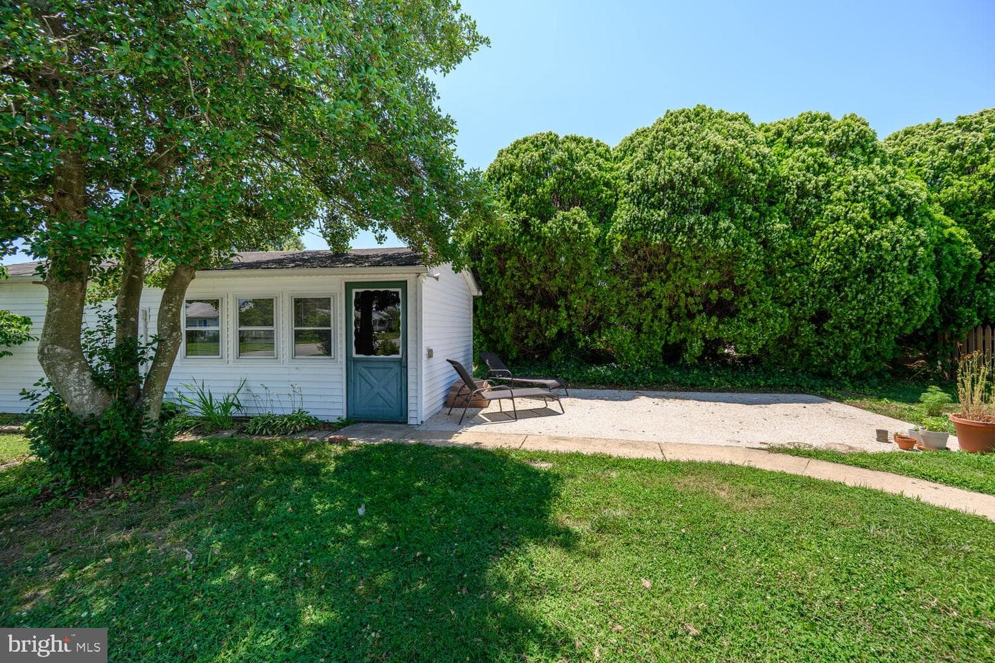 332 Holly Street photo 33