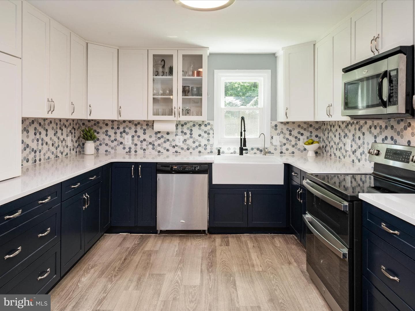 312 William Way photo 2