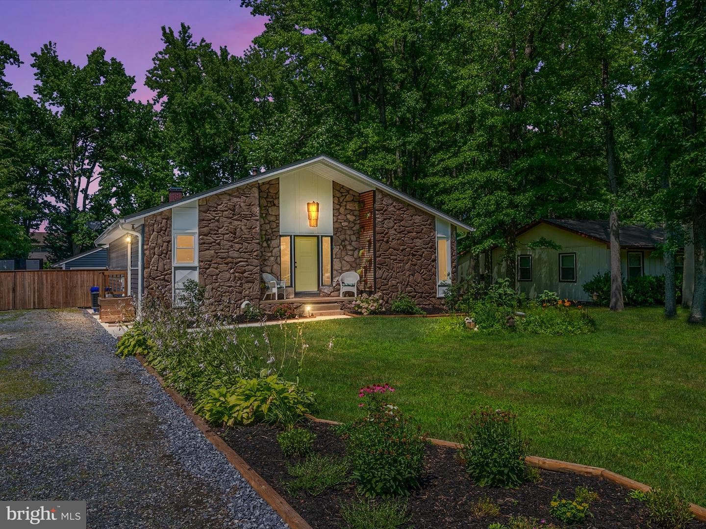 312 William Way photo 39