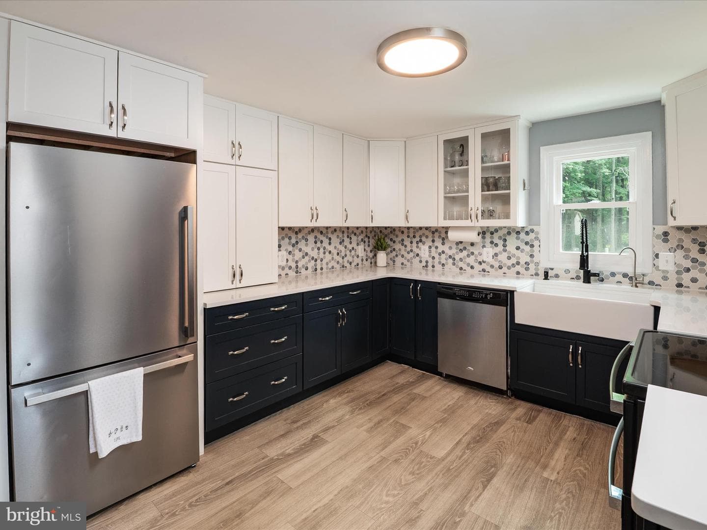 312 William Way photo 5