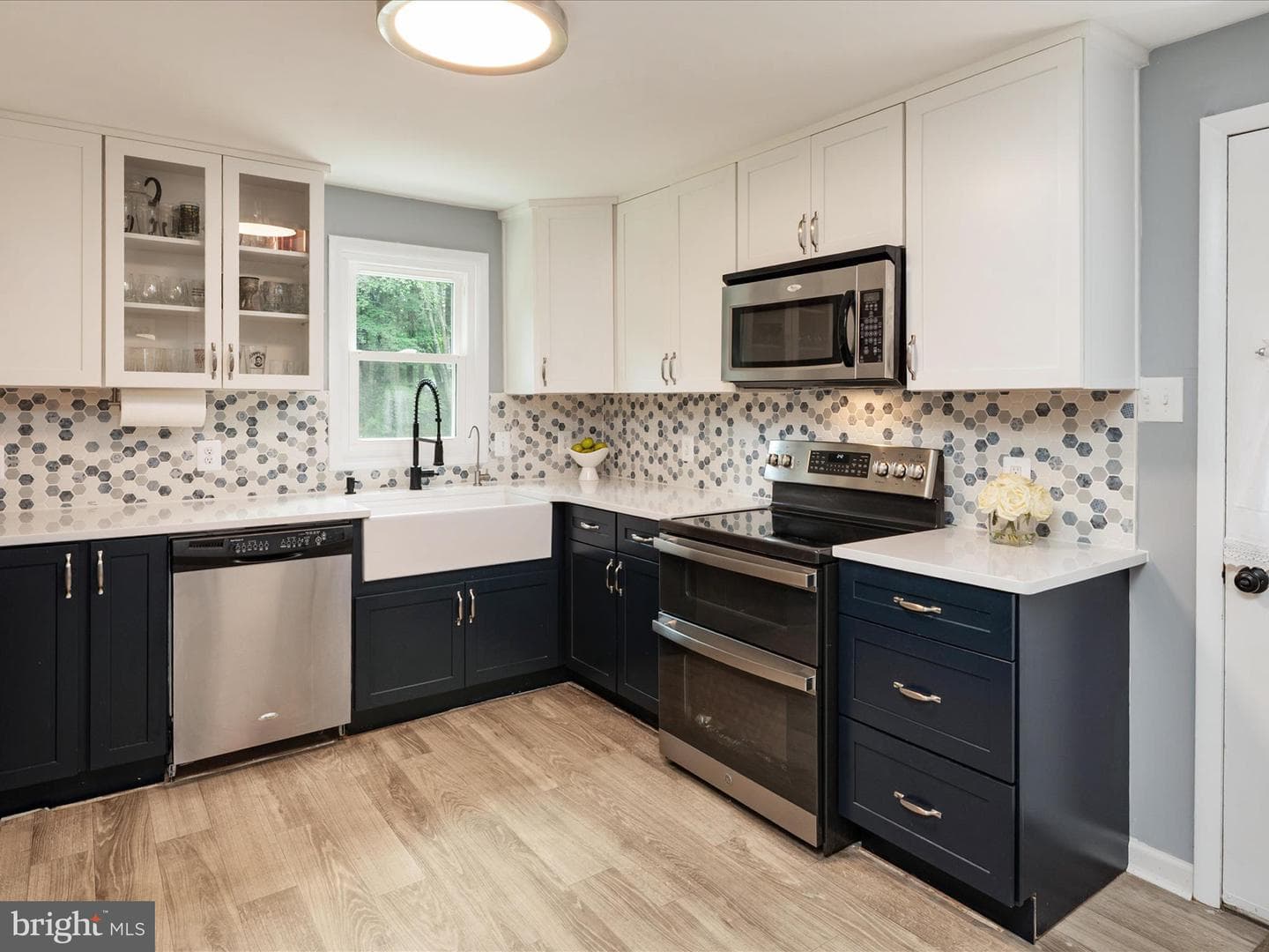312 William Way photo 6