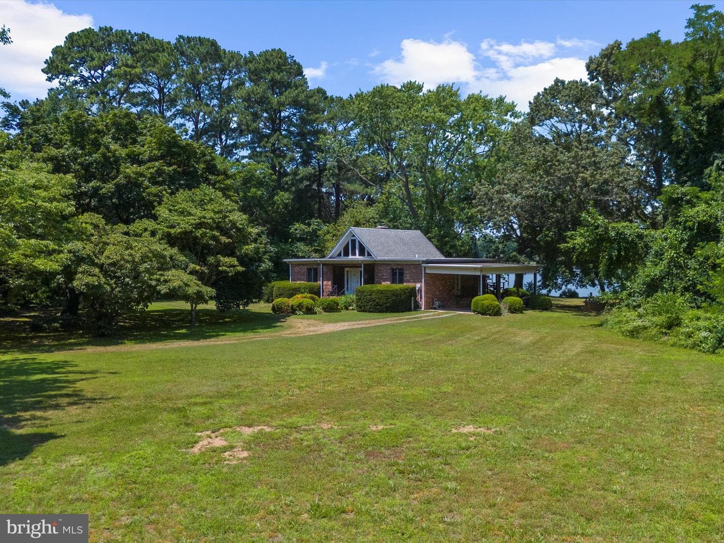 209 Rivershore Road photo 5
