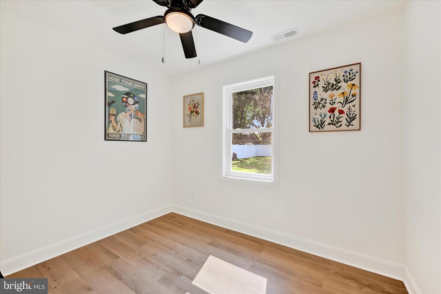 102 Maple Road photo 16