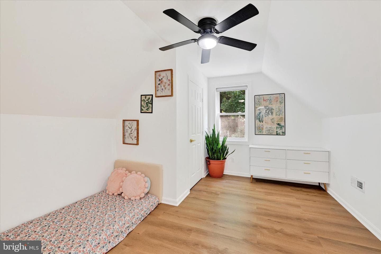 102 Maple Road photo 19