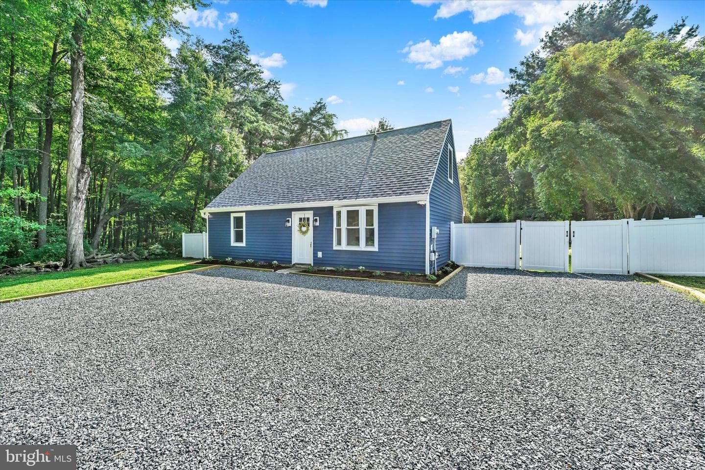 102 Maple Road photo 3