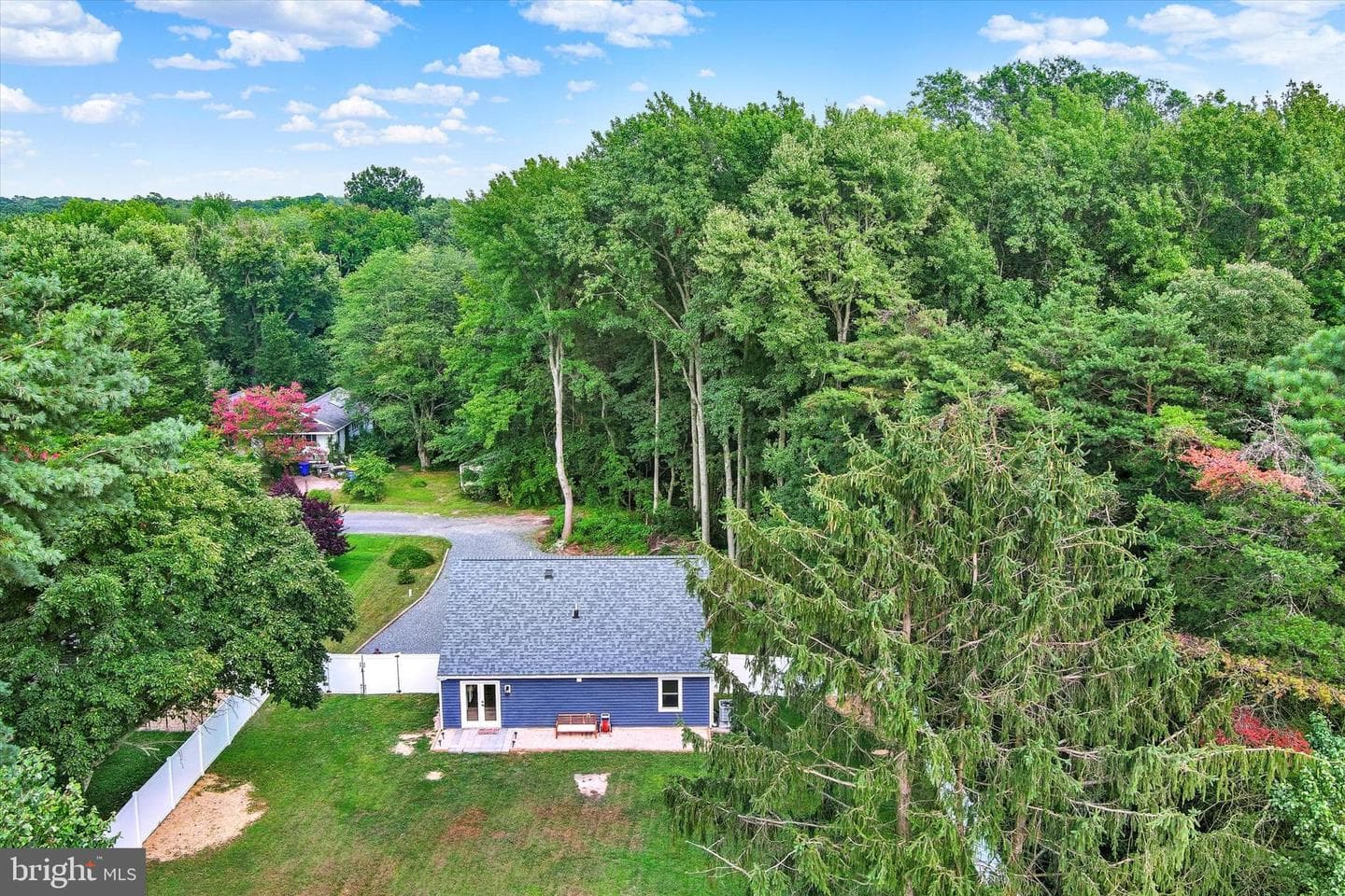 102 Maple Road photo 38