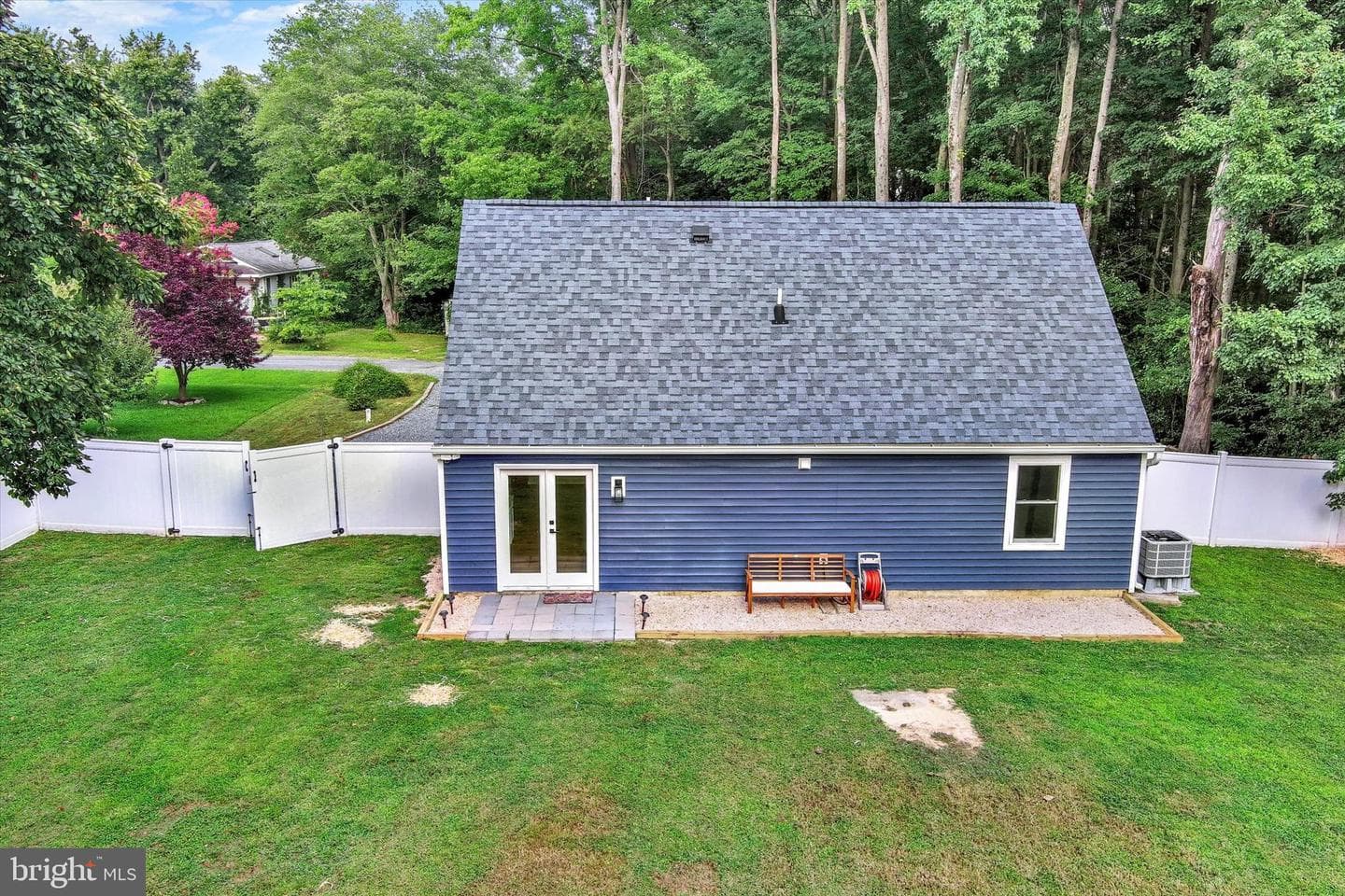 102 Maple Road photo 40