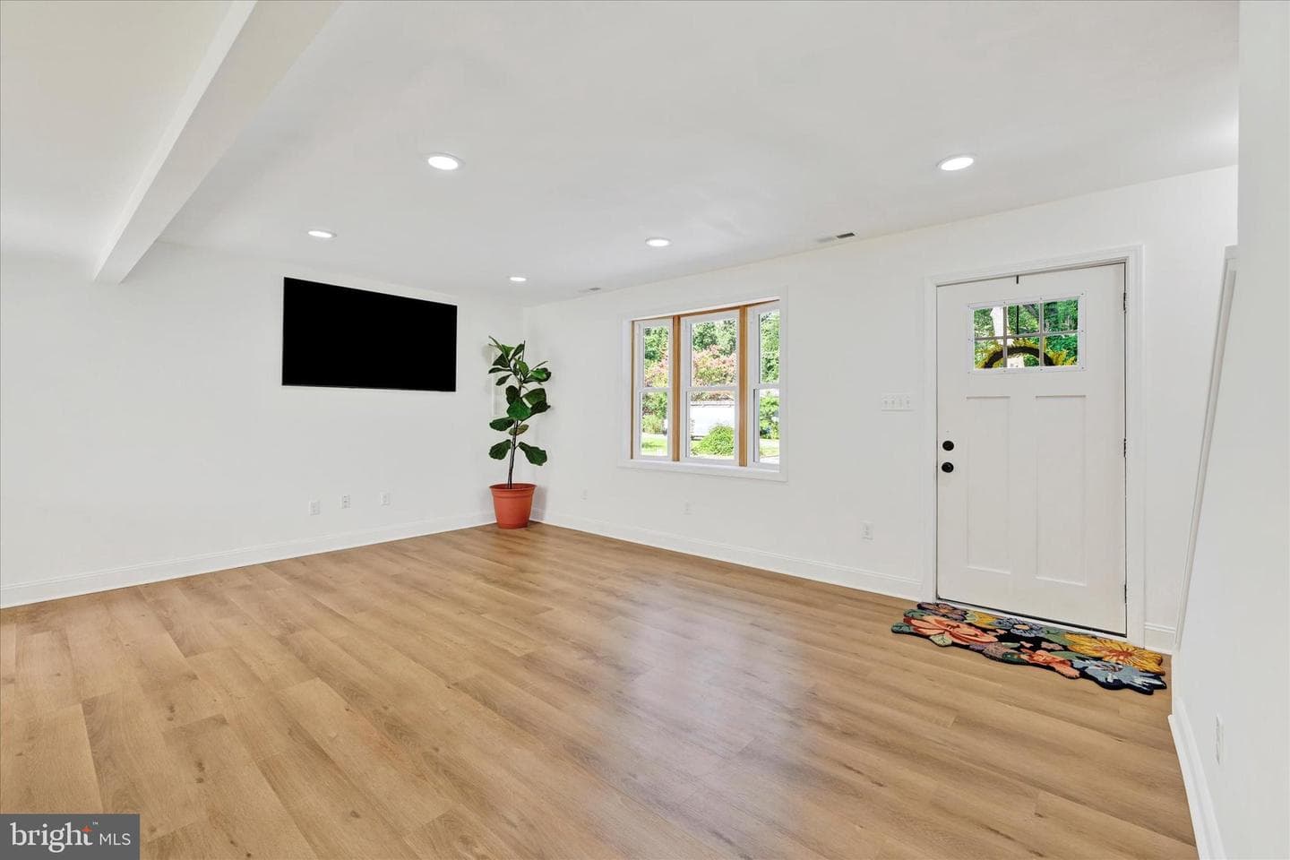 102 Maple Road photo 5