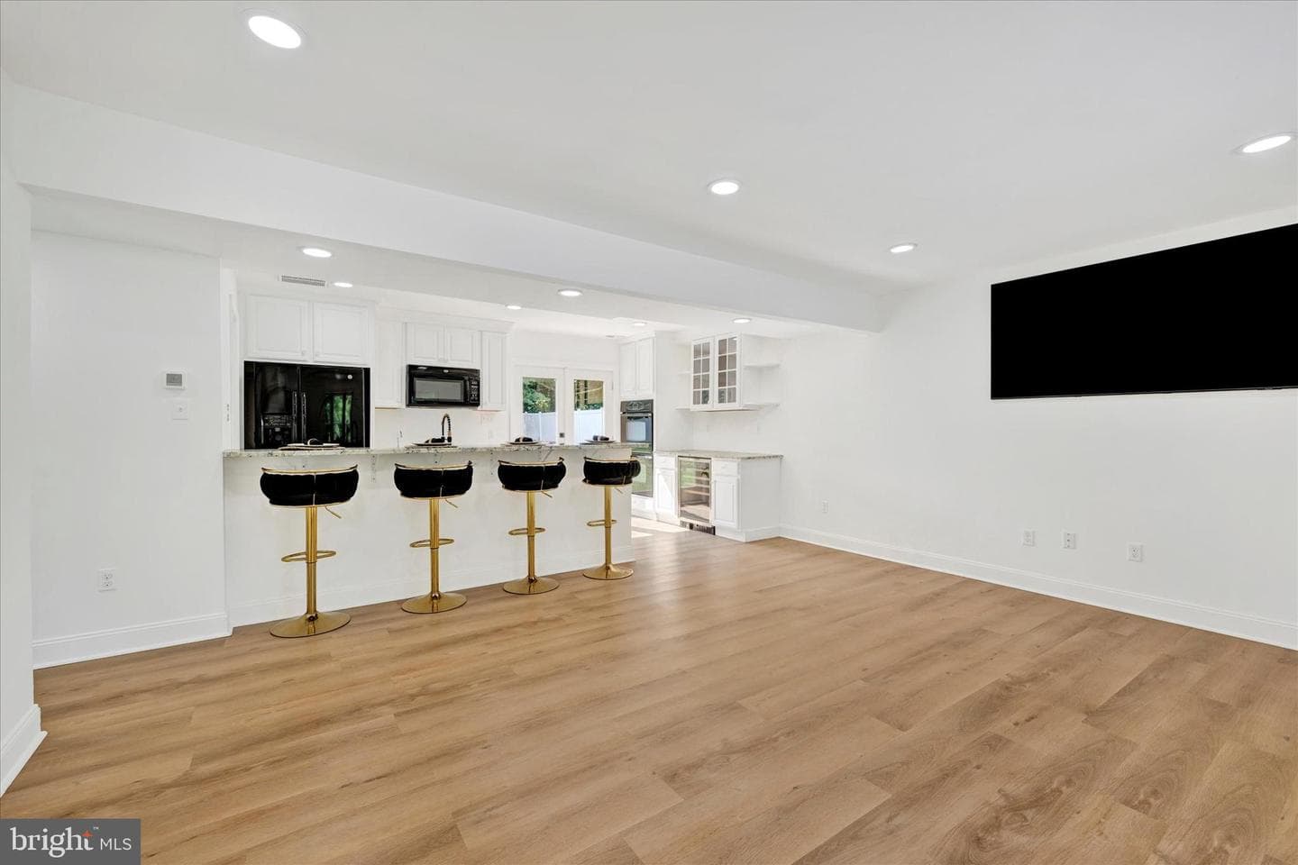 102 Maple Road photo 7
