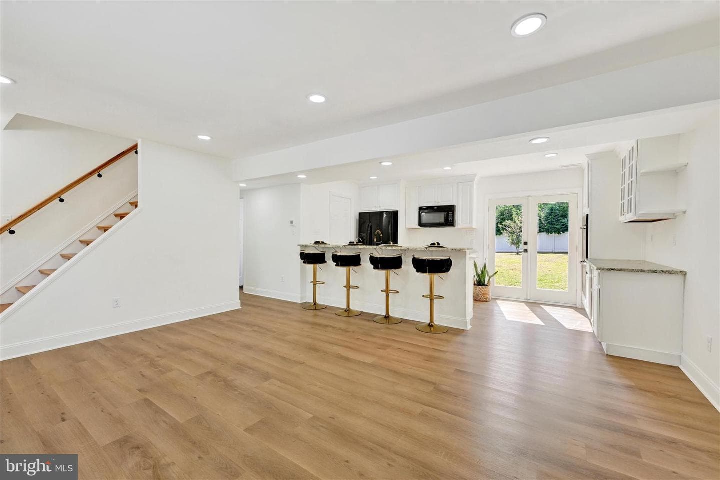 102 Maple Road photo 8