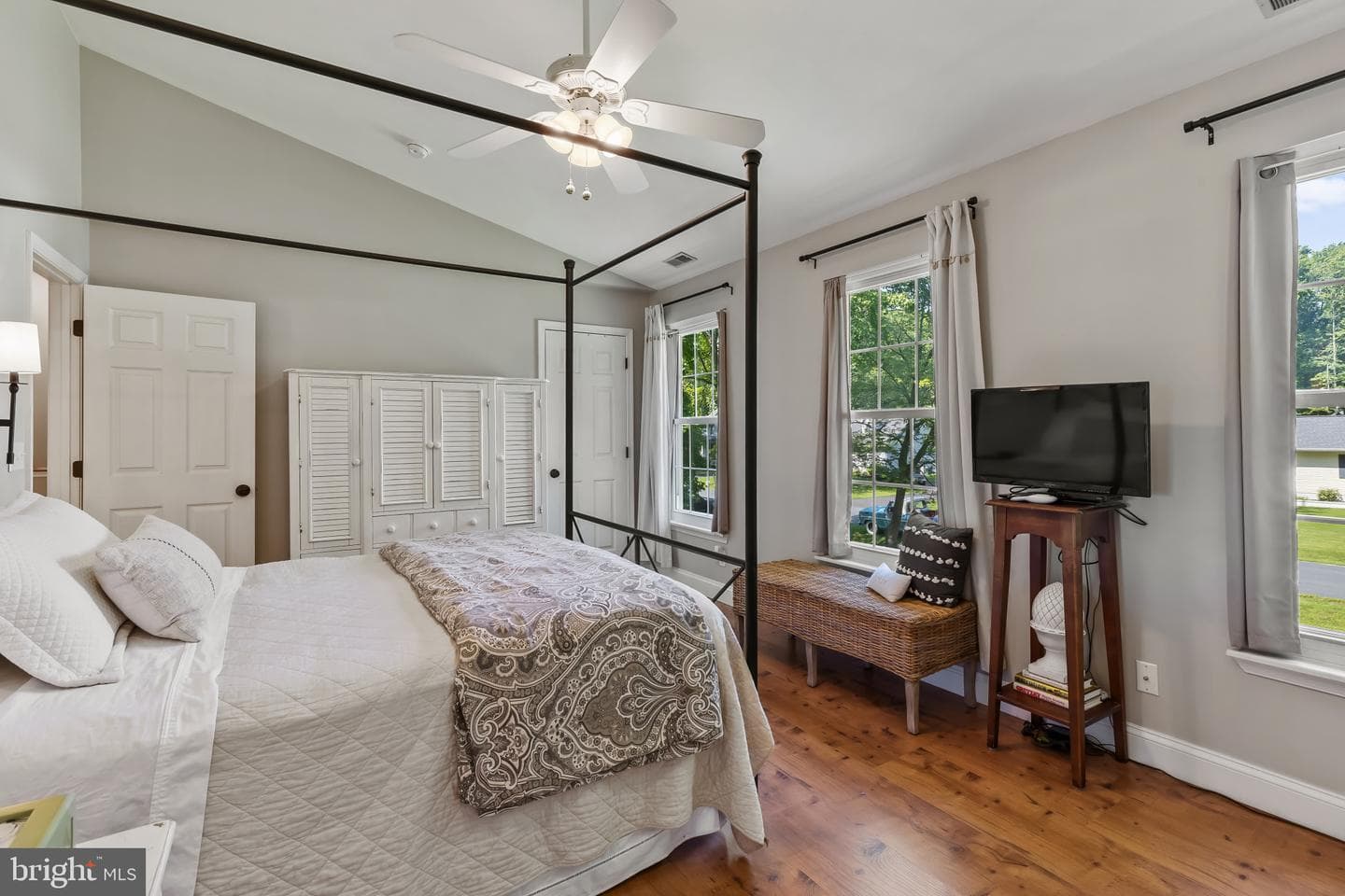 608 Cloverfields Drive photo 17
