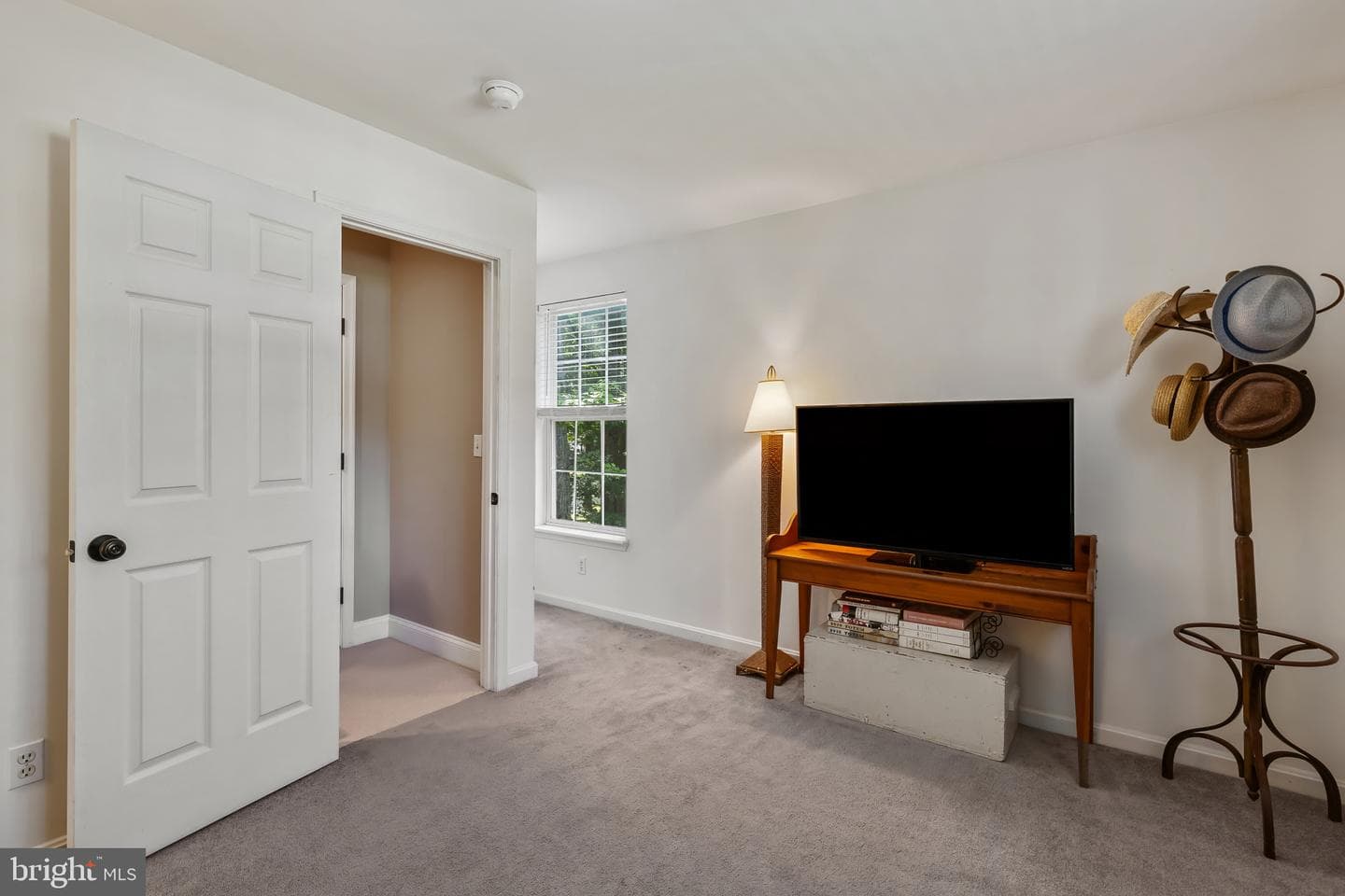 608 Cloverfields Drive photo 24