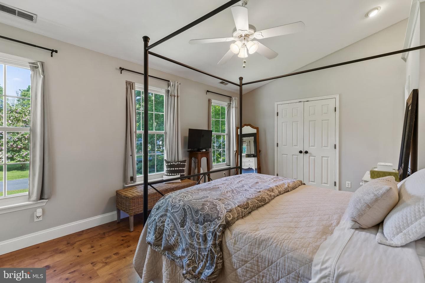 608 Cloverfields Drive photo 6