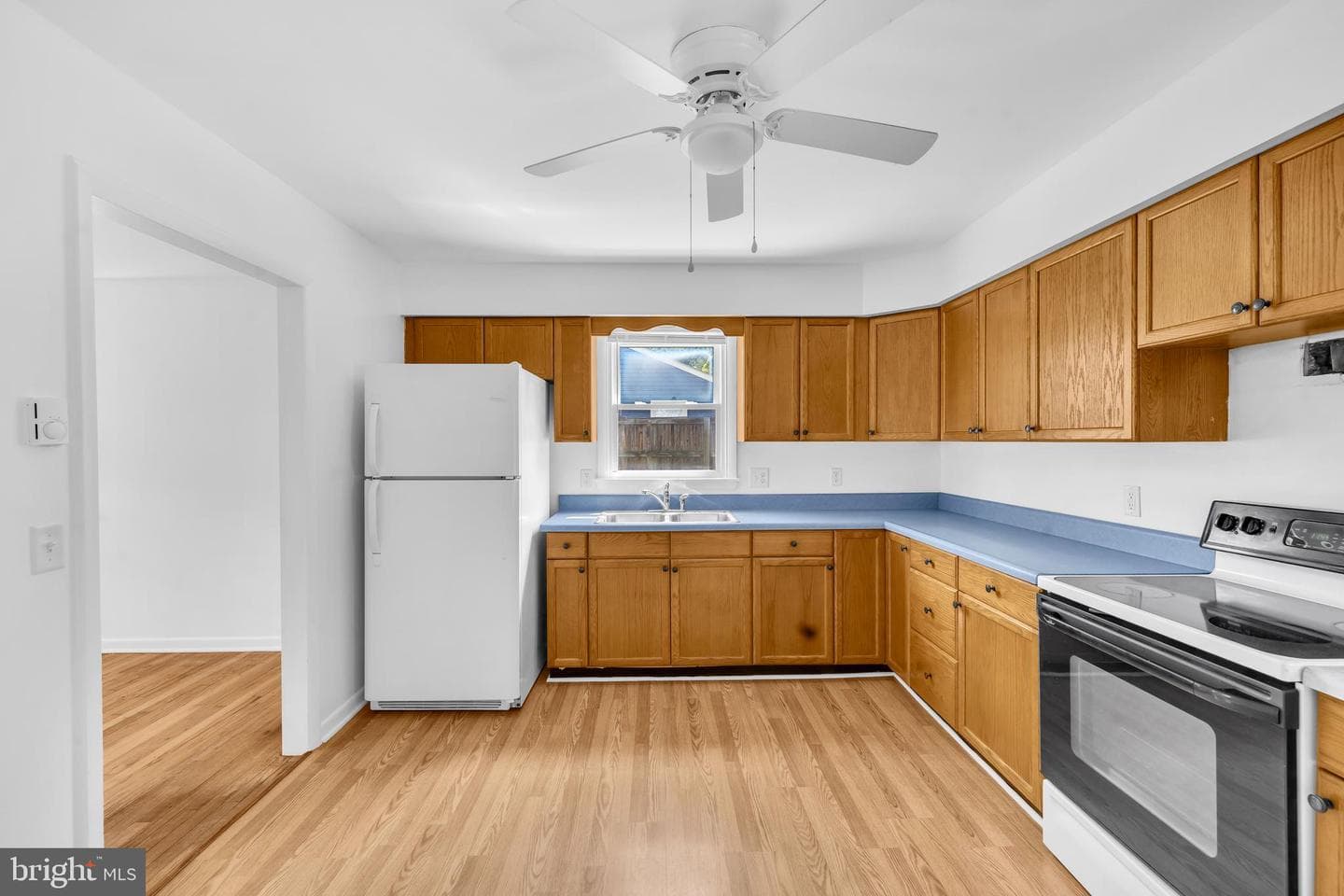 300 Talbot Road photo 10
