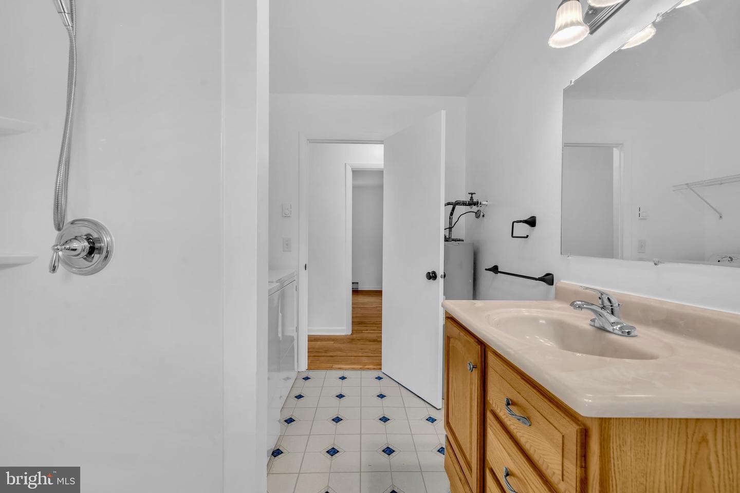 300 Talbot Road photo 16