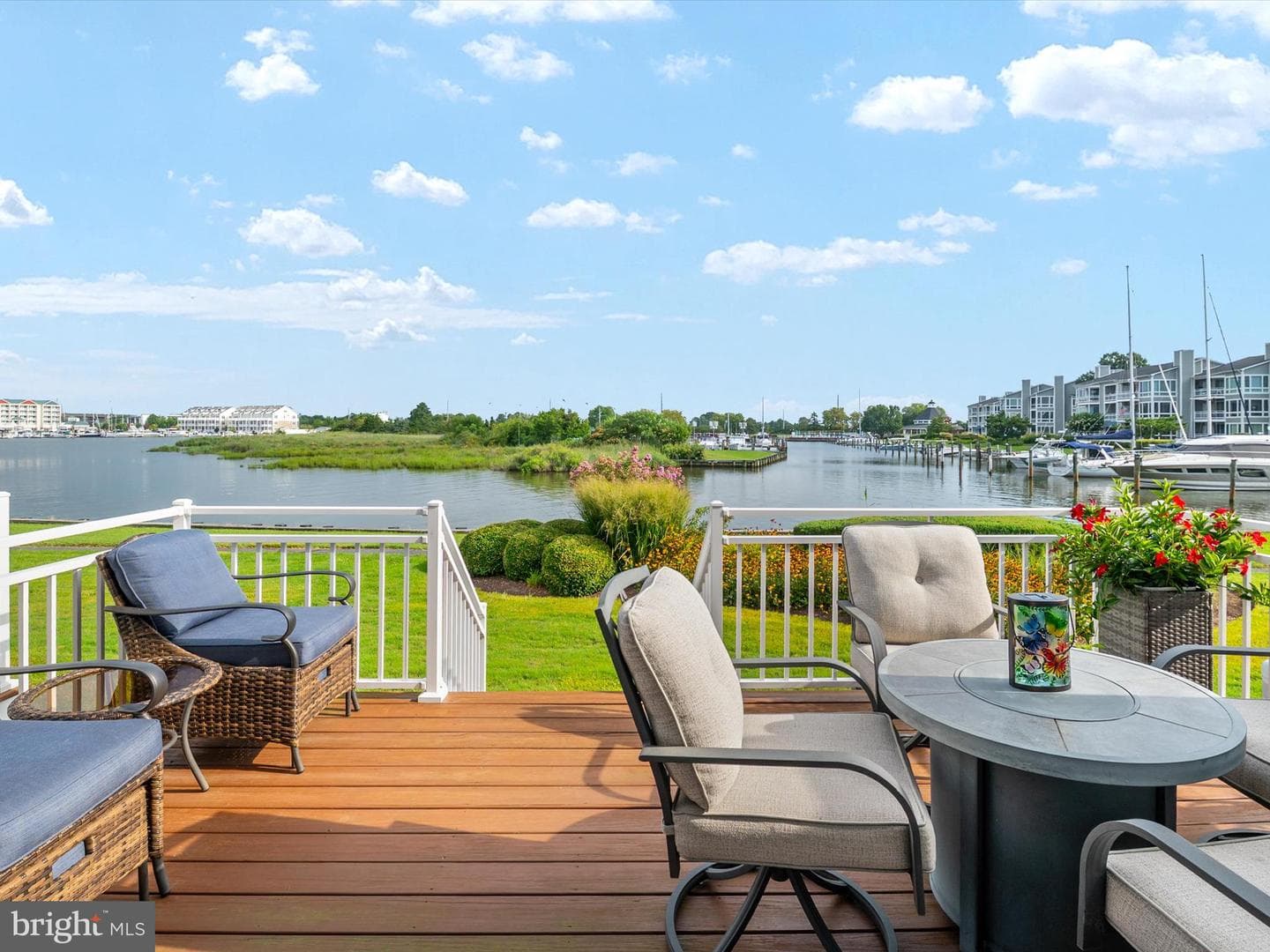 708 Oyster Cove Drive photo 23