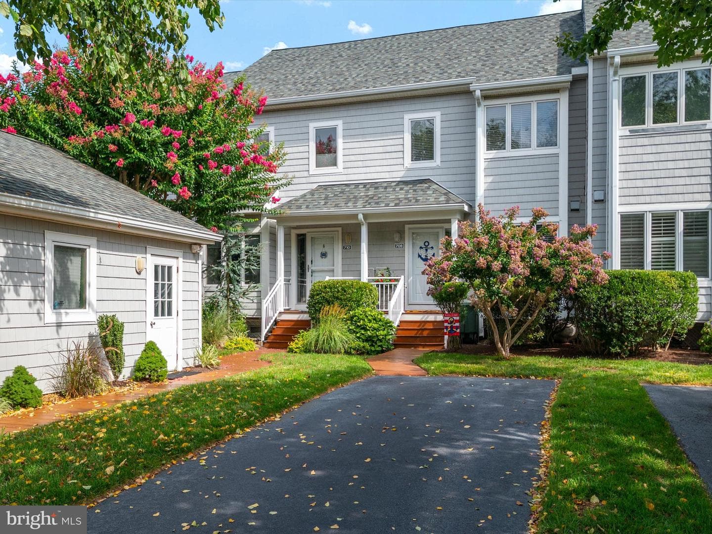 708 Oyster Cove Drive photo 3