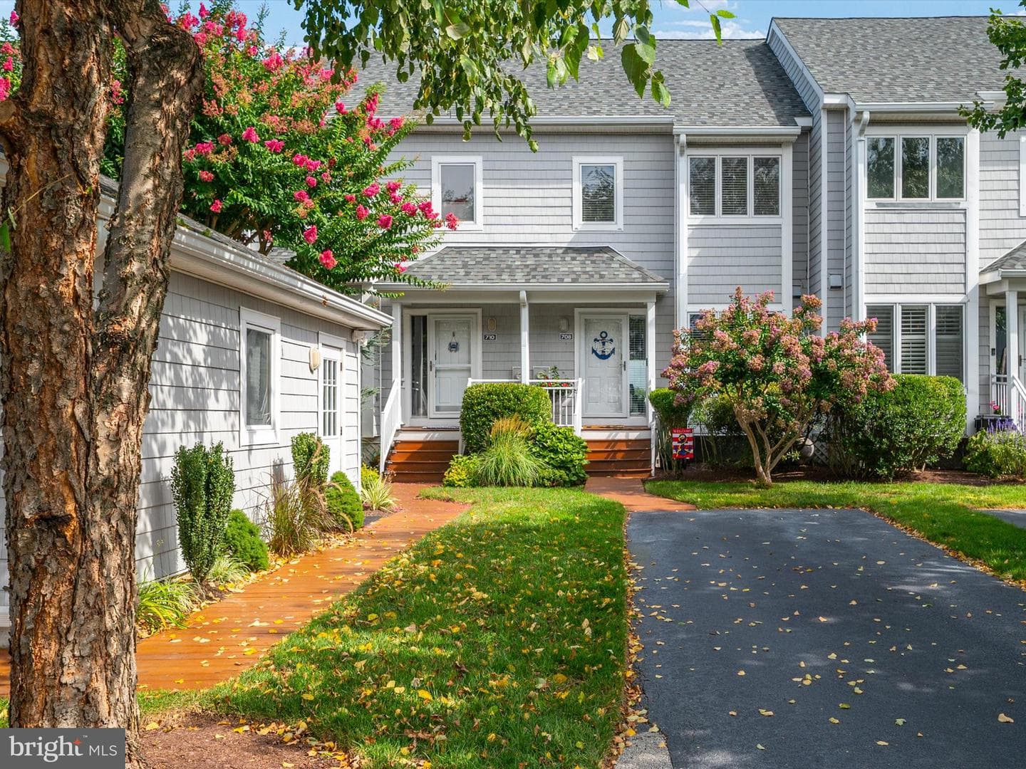 708 Oyster Cove Drive photo 4