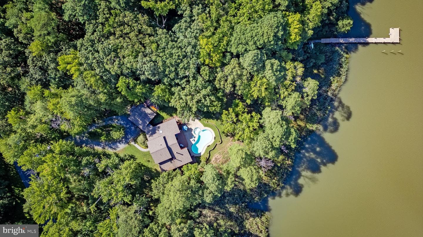 108 Eareckson Lane photo 5