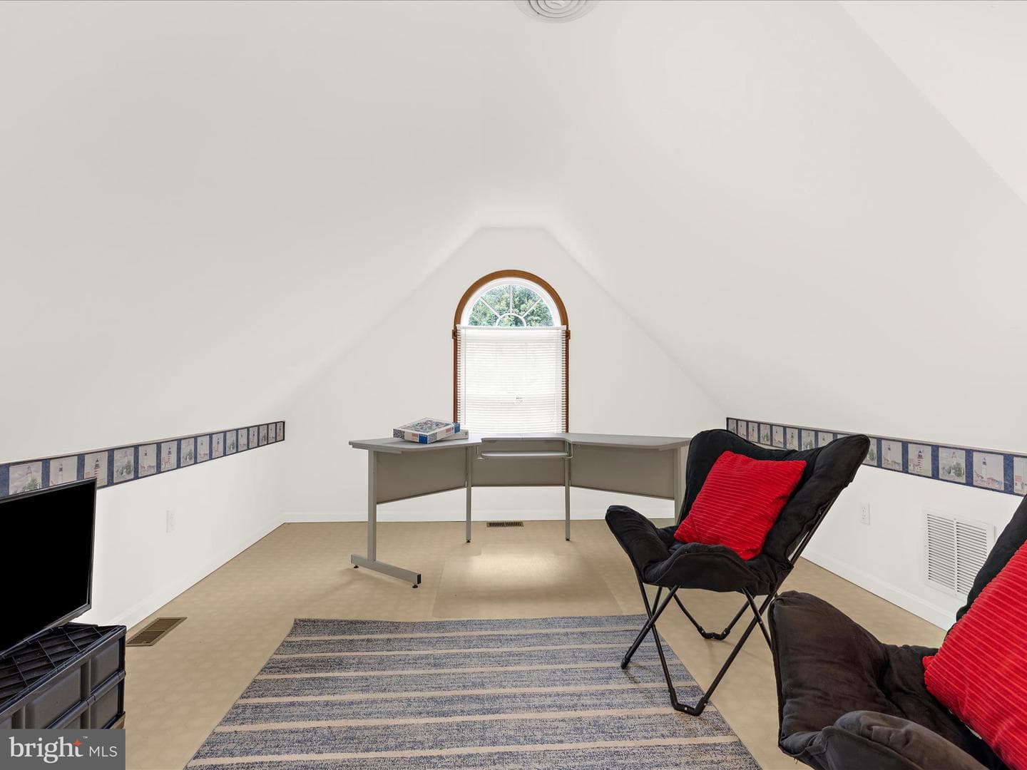 100 Marlborough Road photo 39