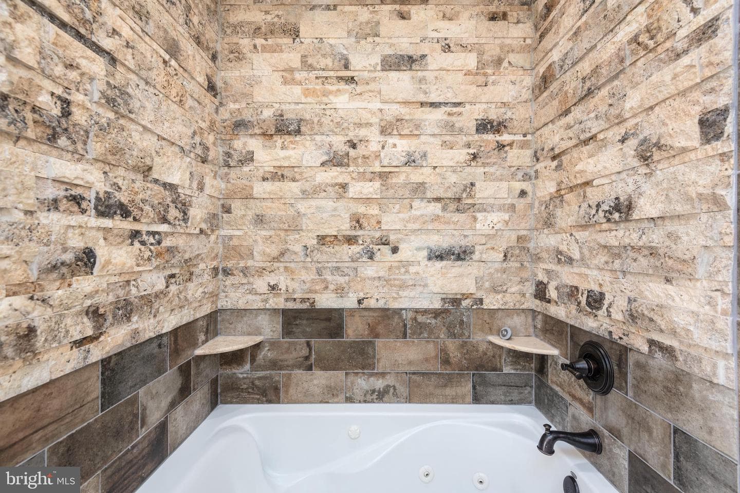 47 Queen Anne Way photo 14