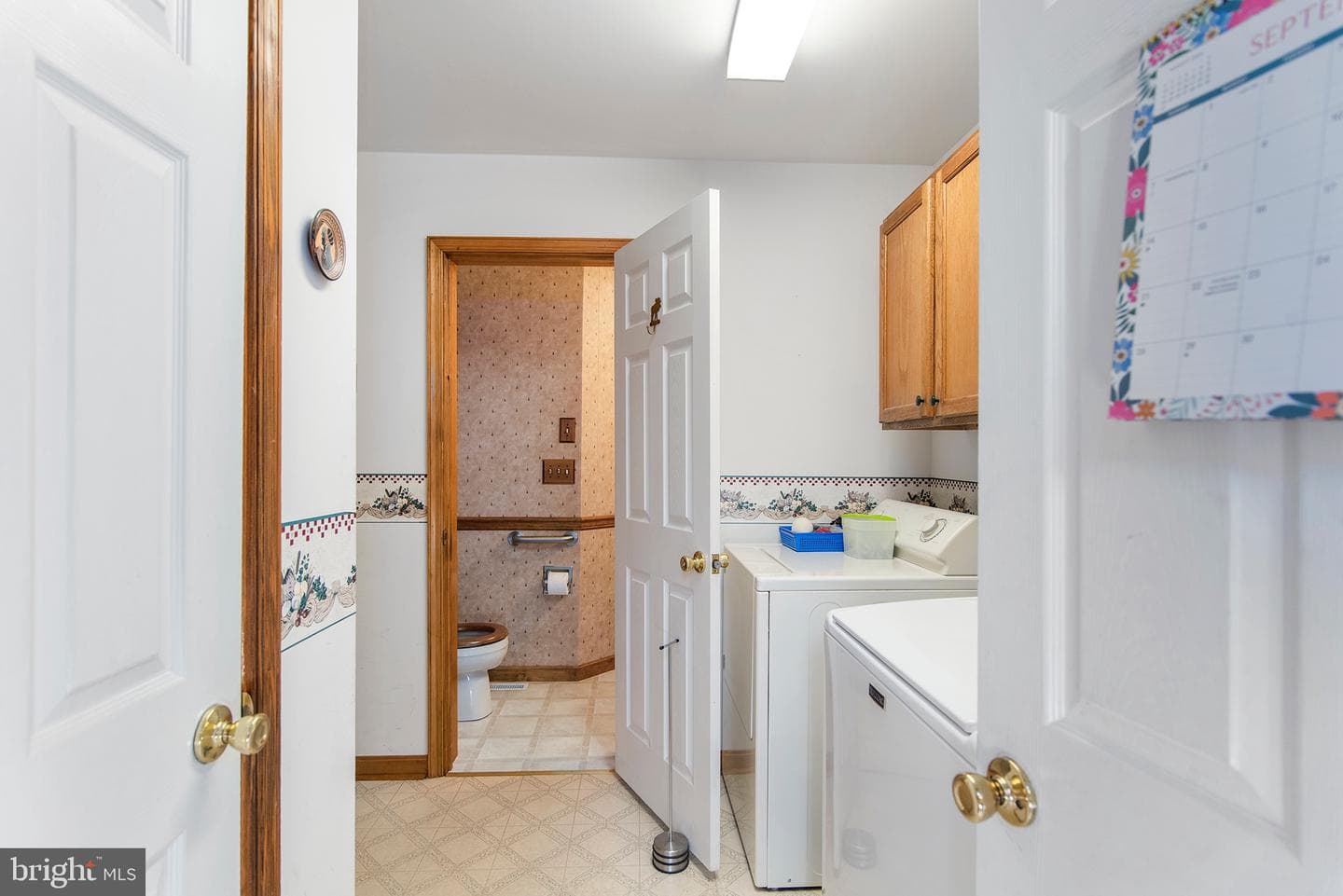 225 Duke Of Kent Street photo 15