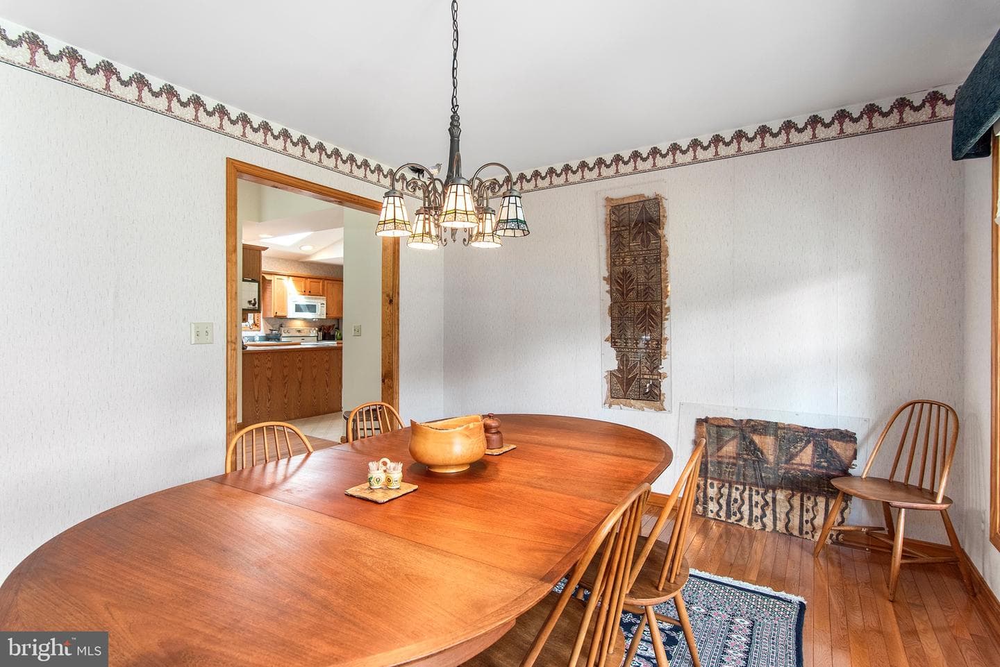 225 Duke Of Kent Street photo 20