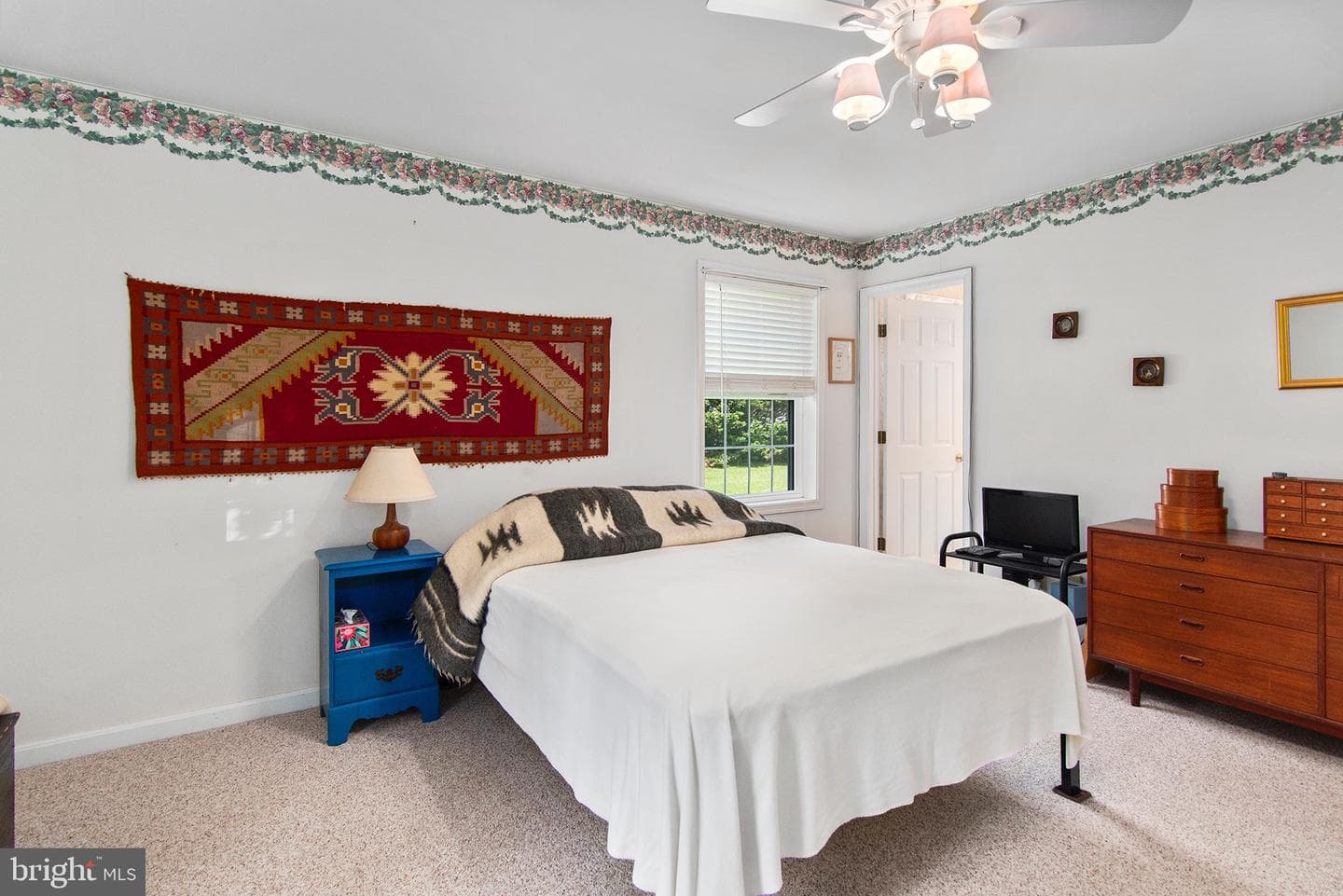 225 Duke Of Kent Street photo 22