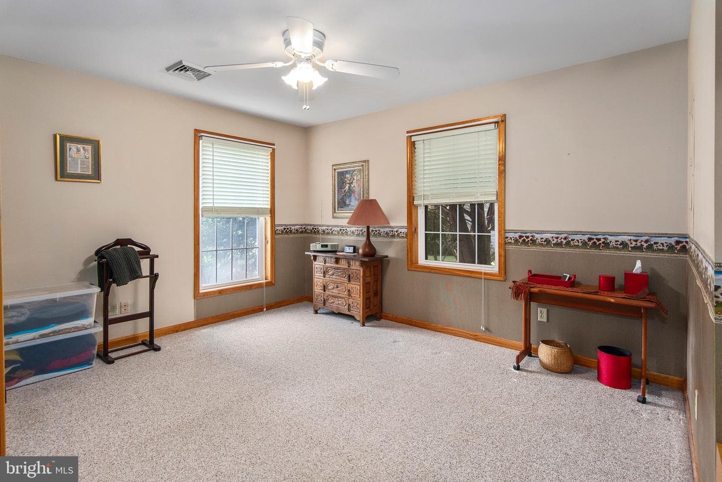 225 Duke Of Kent Street photo 27