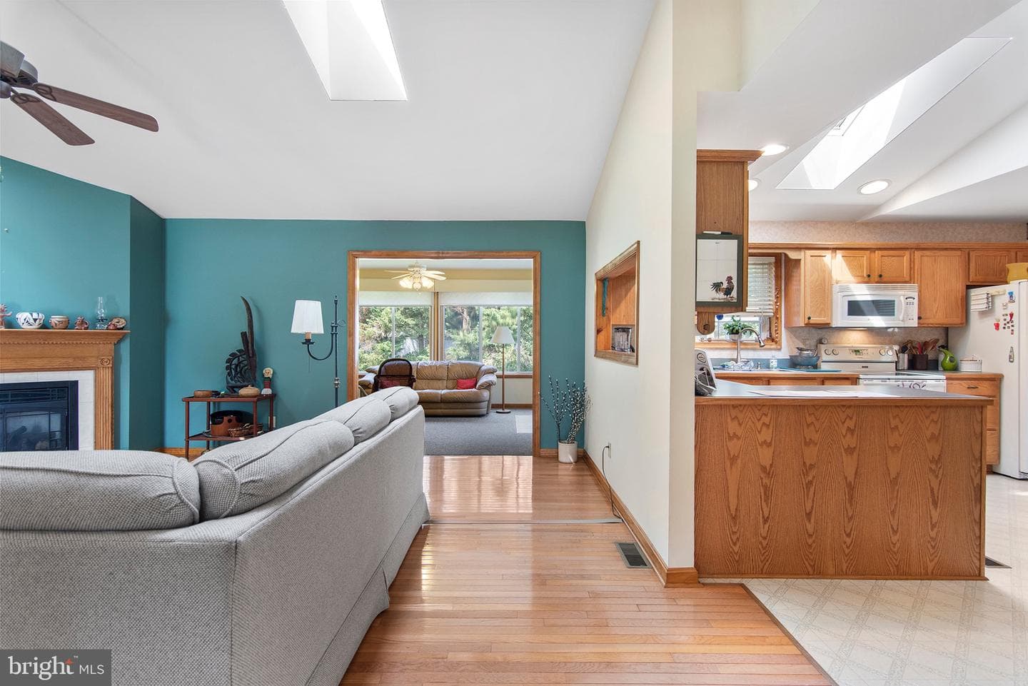 225 Duke Of Kent Street photo 6